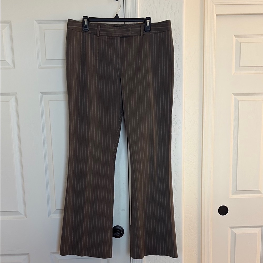 TAHARI women’s Brown Pinstripe Dress Pants. 14